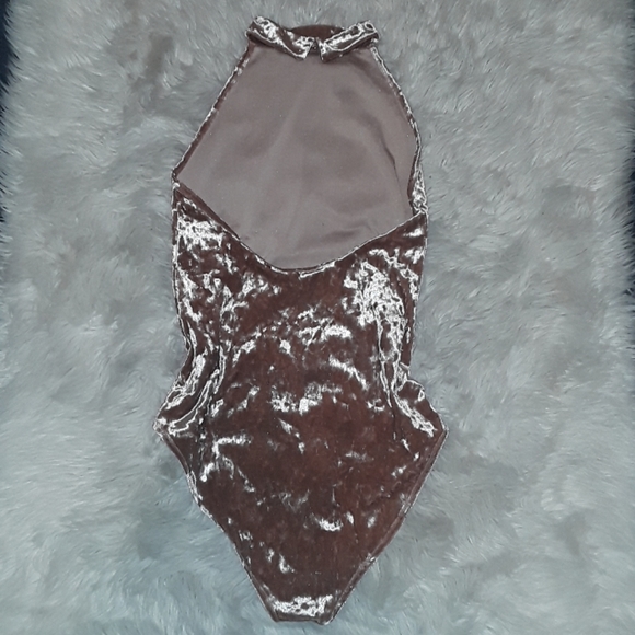 Velvet bodysuit - Picture 4 of 8